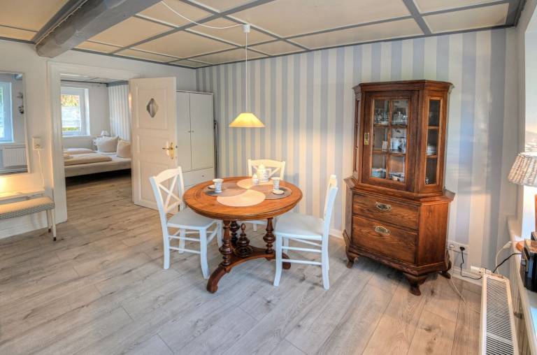 Fewo1846 - "Unsere Blume" / charming 2 room apartment with balcony / harbor view — photo 2