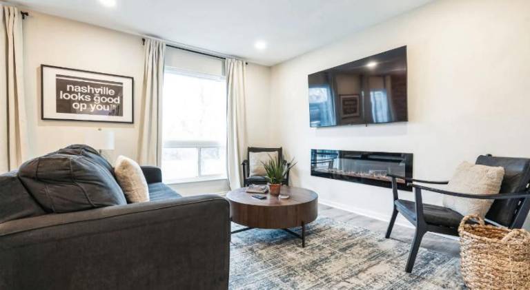 Charming vacation home with pool | Pet-friendly in Nashville, TN