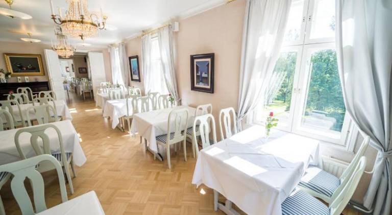 Karolineburg Manor House Hotel — photo 2