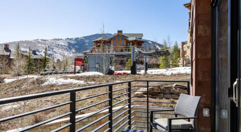 Spacious rental apartment with pool & jacuzzi | Ski nearby | Dogs allowed — photo 5