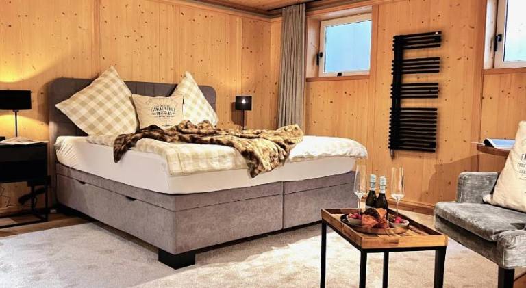 Vacation home with hot tub & sauna — photo 2