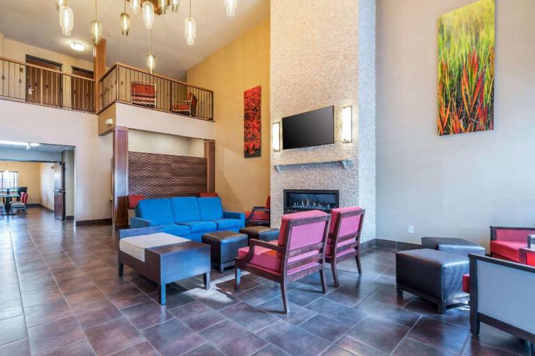 Comfort Suites Yakima — photo 2