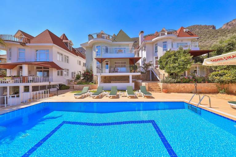 Wonderful rental apartment with garden, pool & BBQ | Dogs allowed in Antalya