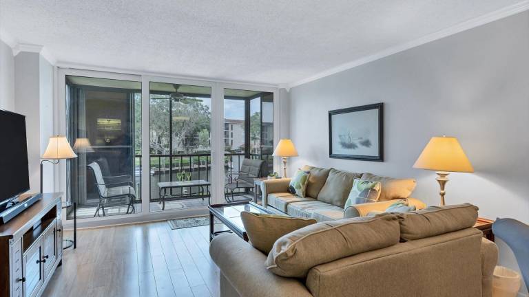 Condo with pool — photo 2