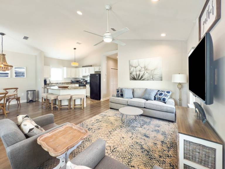 Children-friendly nice house with pool, terrace & yard | Pets allowed — photo 3