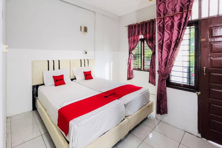 RedDoorz Syariah Wisma Kampung Baru Rantauprapat