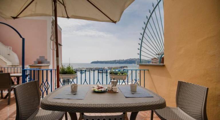 Serviced apartment with patio | Next to the beach | Pet-friendly — photo 3