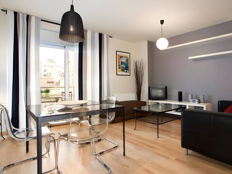Holiday apartment with terrace in Barcelona