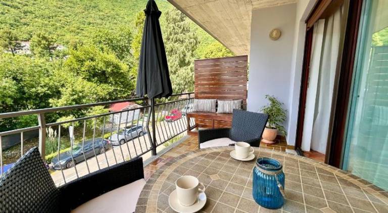 Apartment with terrace & garden — photo 3