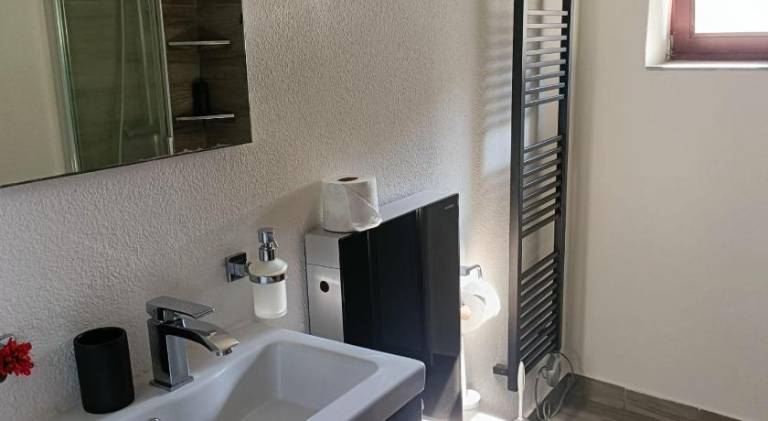 Beautiful apartment with patio | Pet-friendly — photo 5