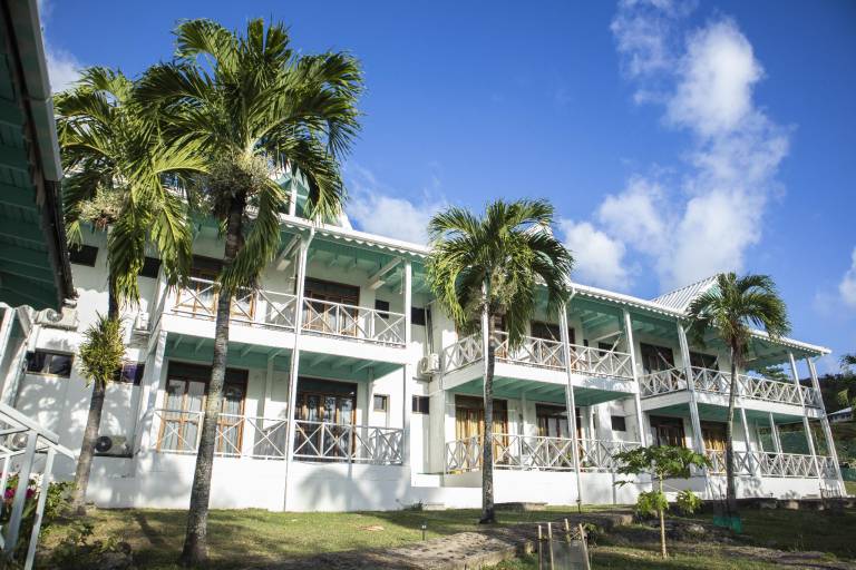 South West Bay Caba&ntilde;as