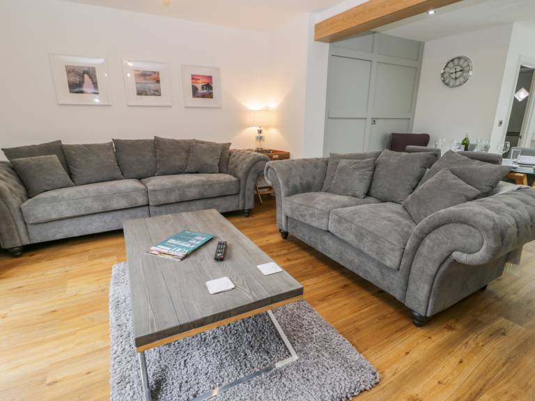 Family-oriented pleasant cottage with garden | Beach view | Pets are welcome — photo 3
