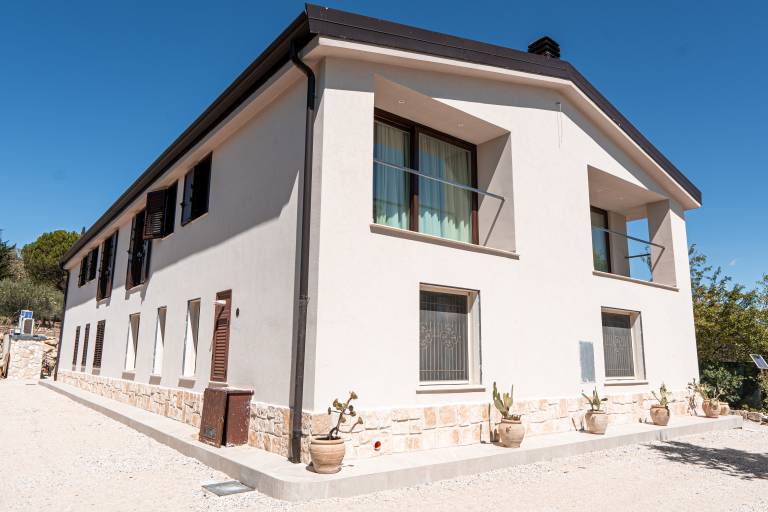 Camera privata Polizzi generosa