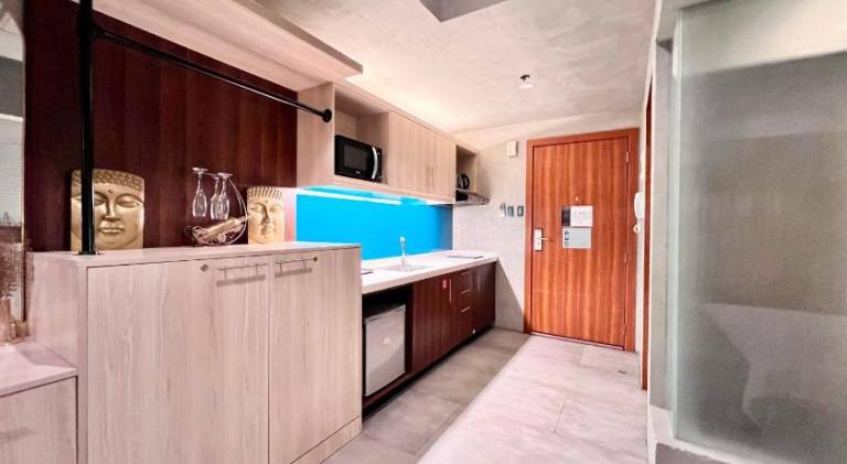 Serviced apartment with patio & private pool | Good for workation — photo 5
