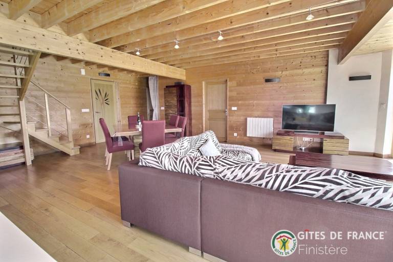 Gite with patio, barbecue & yard in Quimper
