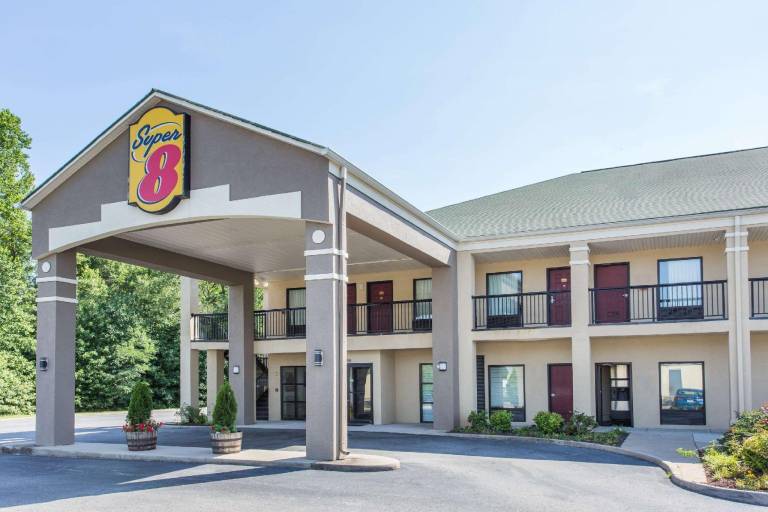 Super 8 By Wyndham Petersburg in Petersburg, VA