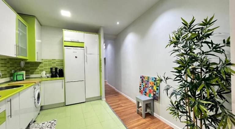 Fully equipped nice apartment with patio | Next to Royal Palace of Madrid | Pets allowed — photo 4