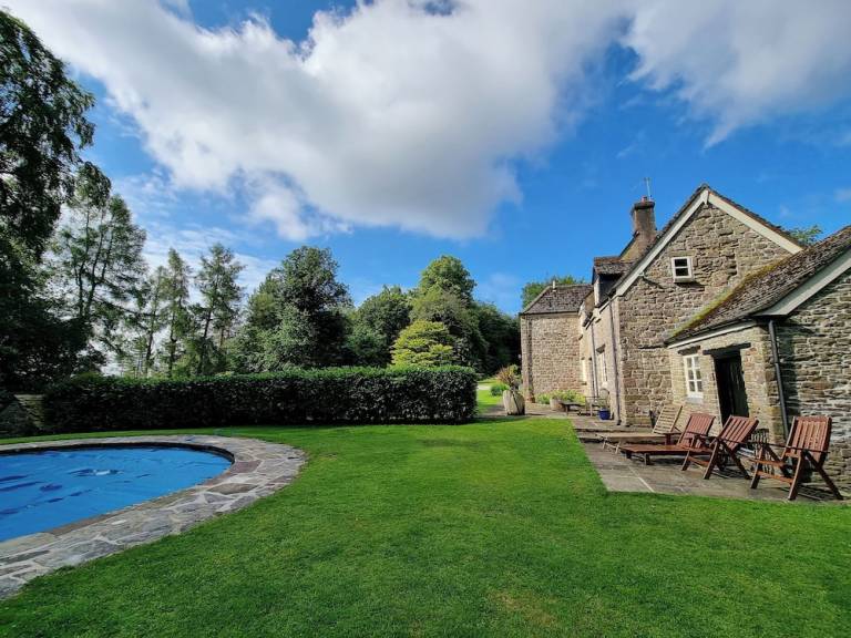 Cottage  Yorkley