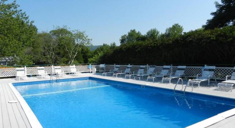 Cedar Crest Inn — photo 2