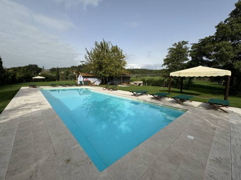 Fully equipped spacious house with private pool, BBQ & yard | Pets allowed — photo 5