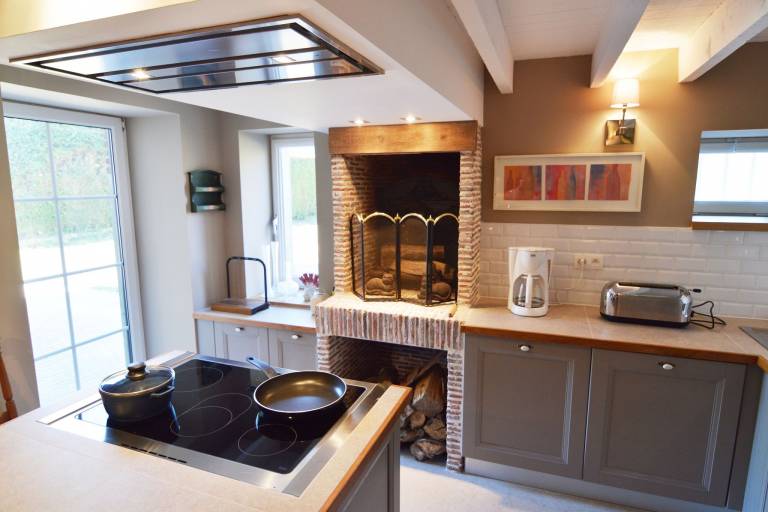 Spacious vacation home with barbecue & patio | Pets allowed — photo 5