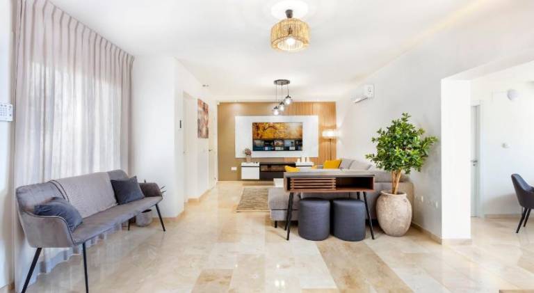 First Row Beach Villa — photo 3