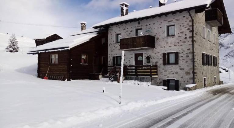 Holiday apartment with 2 rooms for 4 persons in Livigno