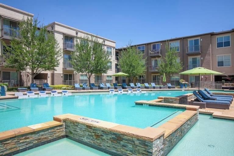 Apartment Far North Dallas