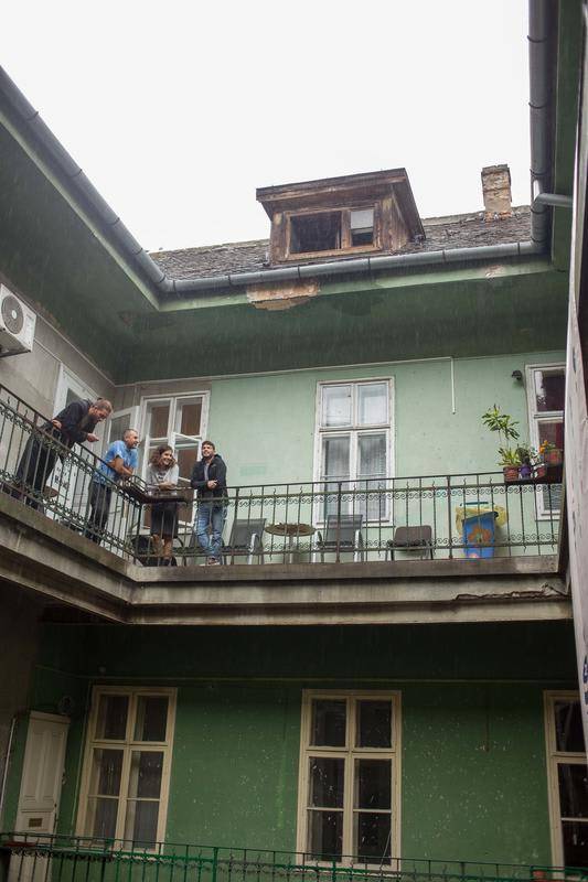 Hostel  Cetate