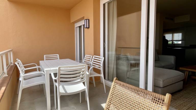 Apartment with pool & patio — photo 5