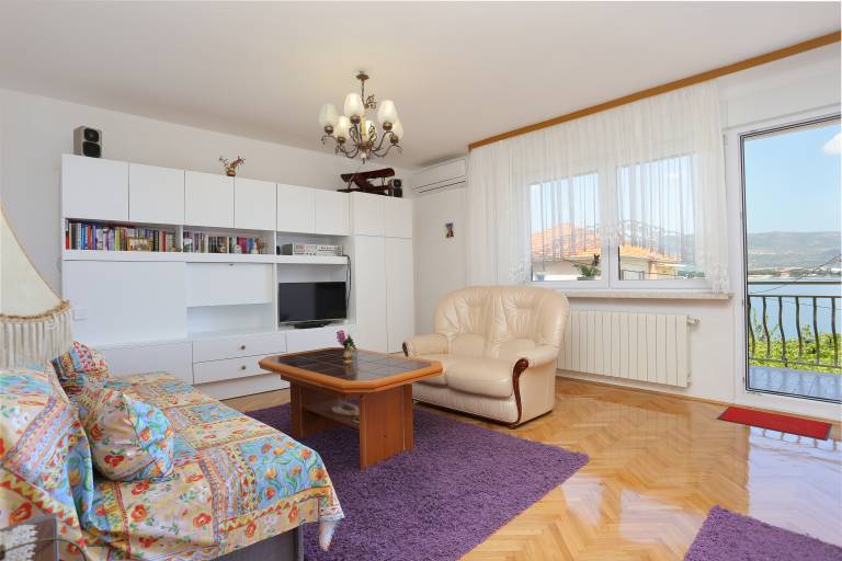 Two bedroom apartment near beach Arbanija, Čiovo (A-18661-a) — photo 2
