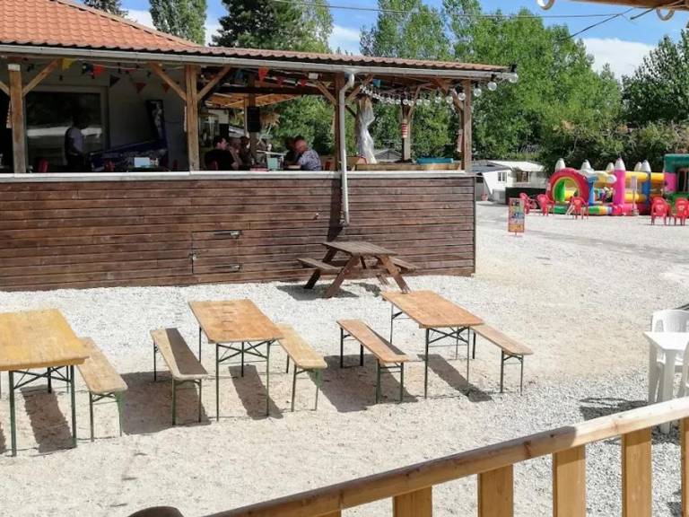 Caravan  Châtillon-sur-Broué