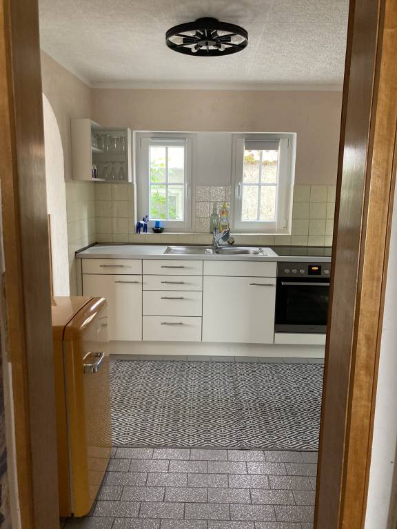 Family-friendly beautiful rental apartment with barbeque, yard & patio | Pets are welcome — photo 5
