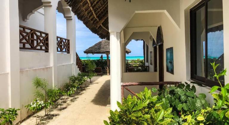 Jambiani White Sand Bungalows — photo 5