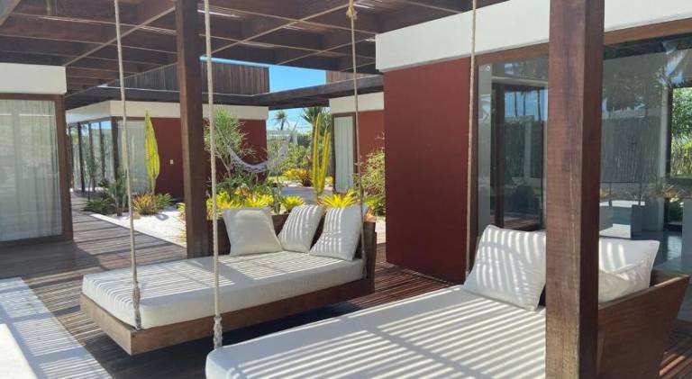 House with pool — photo 3
