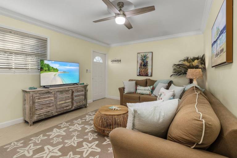 Family-oriented condo with patio | Pet-friendly — photo 3