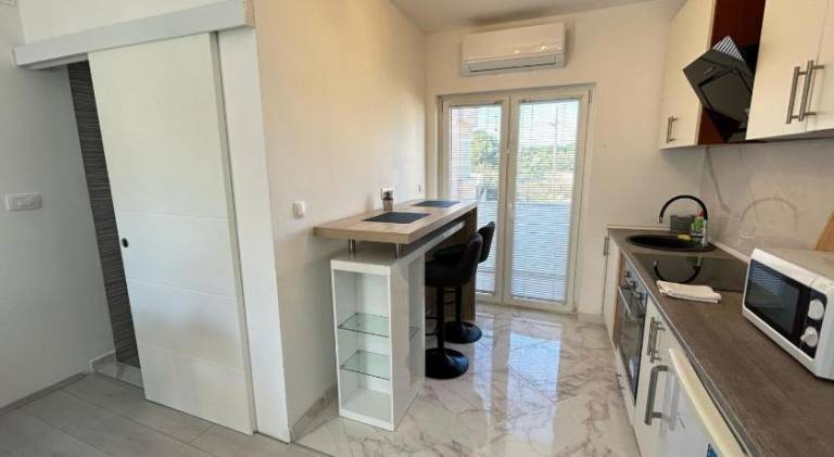 Holiday apartment with barbecue, hot tub & garden — photo 4