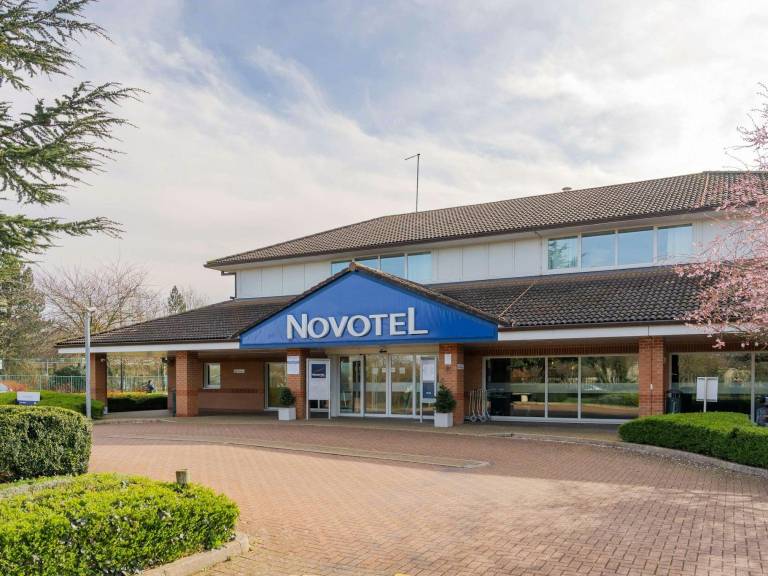 Novotel Milton Keynes Hotel — photo 4