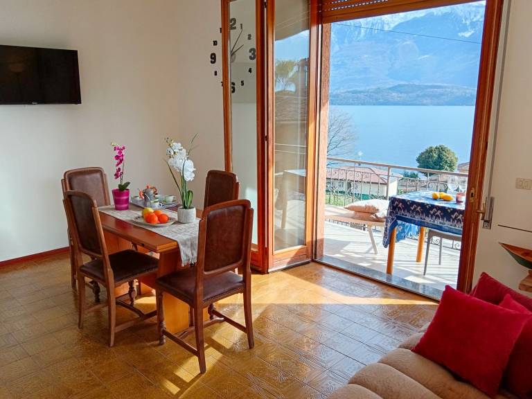Holiday home Augusta with lake and mountain views — photo 4