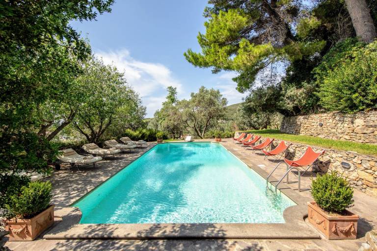 Family-oriented pleasant villa with yard, private pool & grill | Pets are welcome — photo 3