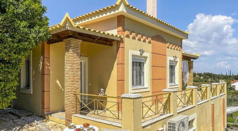 Fully equipped house with terrace, yard & barbecue | Pet-friendly in Pylos-Nestoras