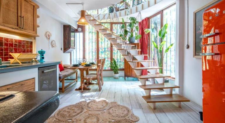 Fully equipped nice vacation home with hot tub & patio | Near Galata Tower | Suitable for remote work | Pets are welcome in Marmara
