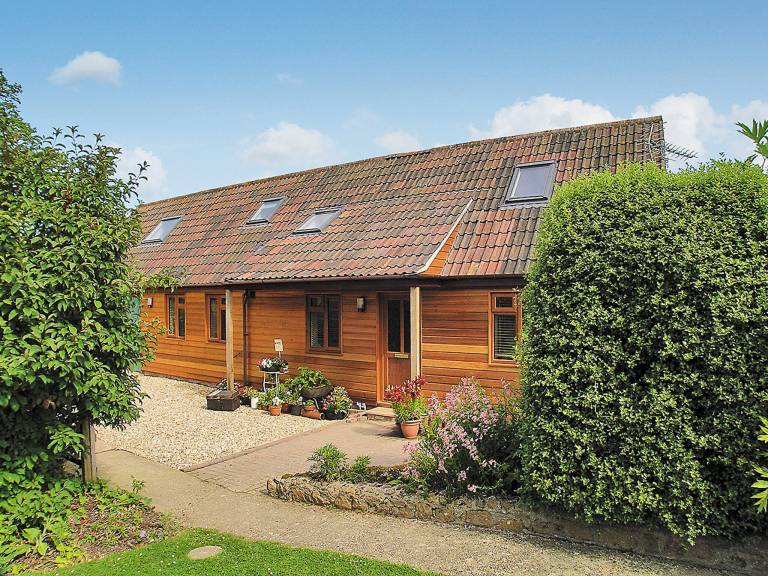 Cottage Broadway