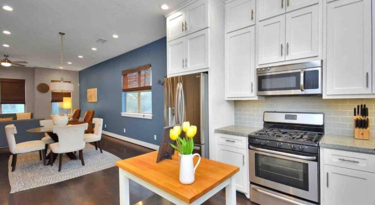 Fully equipped wonderful vacation home with patio | Perfect for remote work | Dogs allowed — photo 4