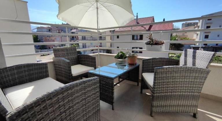 Holiday apartment with 1 room for 3 persons in Podstrana