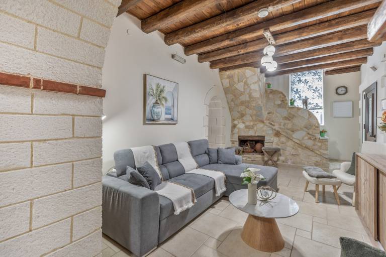 Villa with terrace, fast internet & garden | Garden view — photo 2