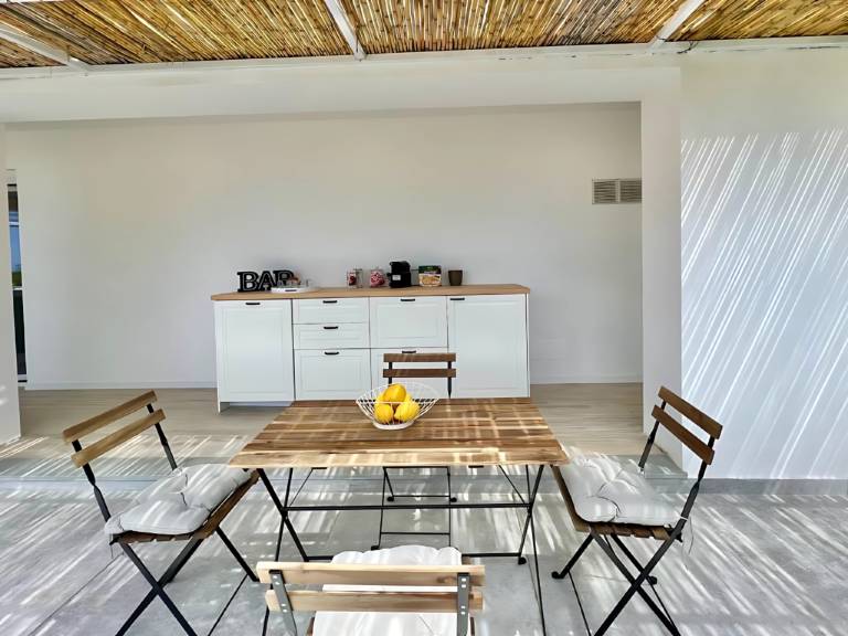 Apartment with BBQ, terrace & pool — photo 4