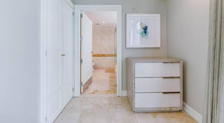 Oceanfront Retreat- South Beach Pool Amenities — photo 5
