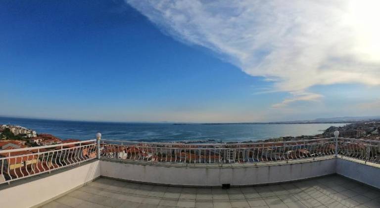 Rental apartment with barbeque & terrace in Sveti Vlas