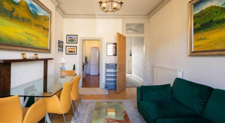 Apartment with 2 rooms for 5 persons in Edinburgh